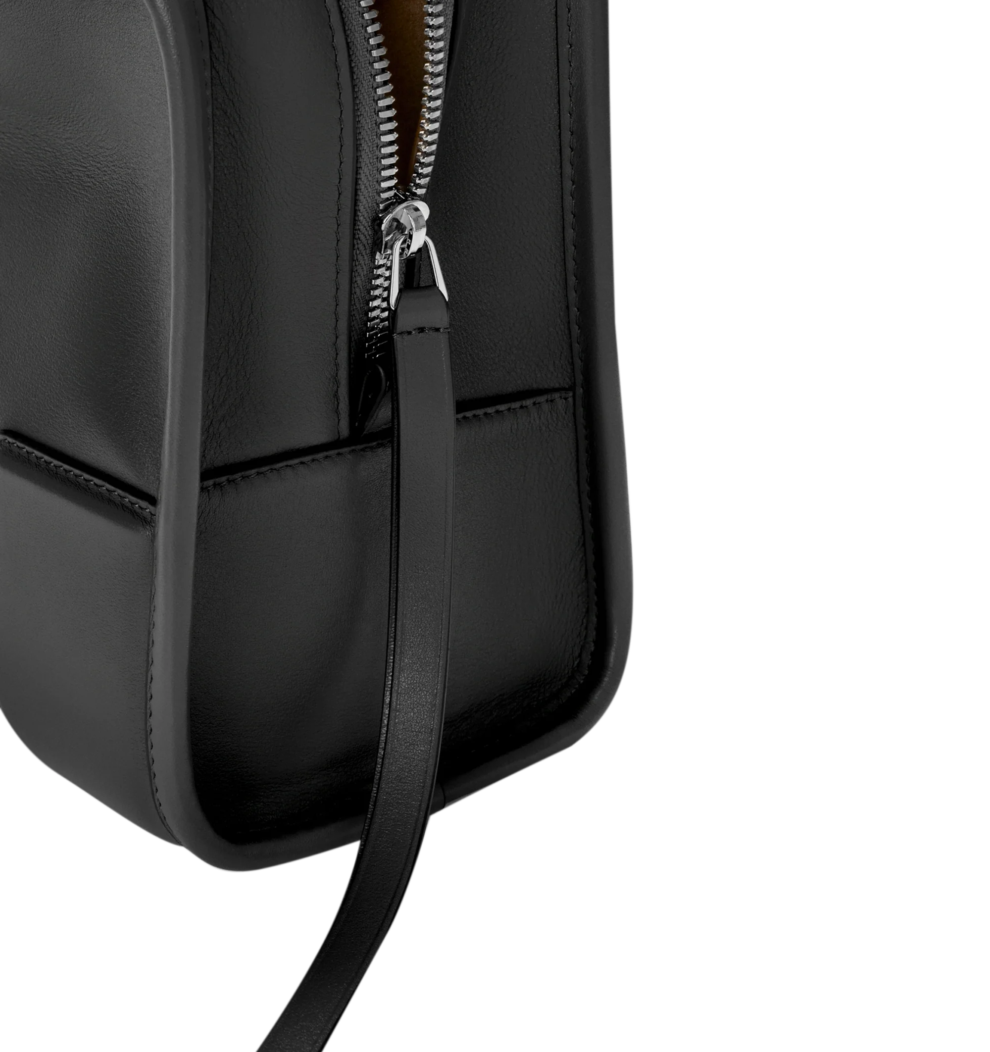 Image 14 of 17 - BLACK - Loewe Amazona Medium 180 Bag in soft calfskin leather featuring a relaxed silhouette with a single toron top handle, designed to be carried open, while a concealed closure secures the main compartment, removable shoulder and crossbody straps, zip closure with two leather zip pullers, two compartments, main compartment closed with magnetic closure, internal flat pocket, suede lining and embossed logo. Soft calfskin. Strap length 108 cm; Strap Drop 50 cm; Handle drop 11 - 28 cm; Heigh 