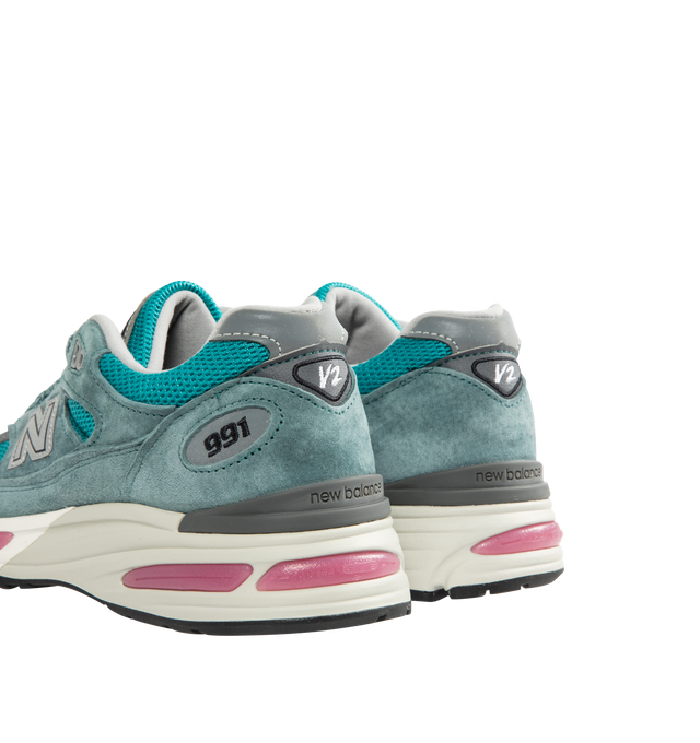 Image 3 of 5 - GREEN - NEW BALANCE Made in UK 991v2 Sneaker featuring FuelCell foam, ENCAP midsole cushioning, semi-translucent ABZORB SBS pods, N logo features debossed line details, reflective details, embroidered v2 tongue branding, mesh upper and pigsuede and synthetic overlays.