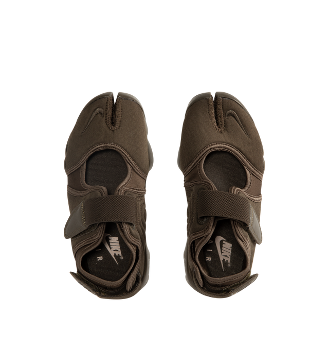 Image 5 of 5 - BROWN - NIKE Air Rift Sneaker featuring hook-and-loop straps on the midfoot and heel, Nike Air unit in the heel combined with plush foam, rubber detailing on the outsole, upper features a blend of elastane, polyester and nylon materials for a flexible fit and split toe design.
