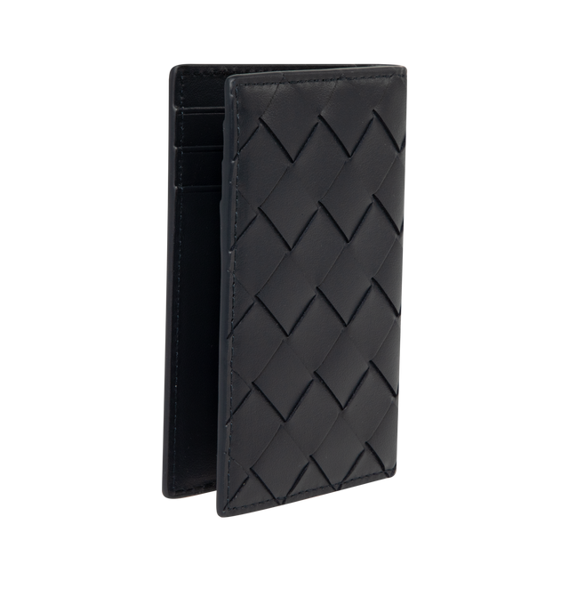 Image 2 of 3 - BLACK - Bottega Veneta Men's credit card case in color block Intrecciato calf leather. Featuring intrecciato calfskin leather card case with color block design. Six card slots, two additional pockets. Made in Italy. 