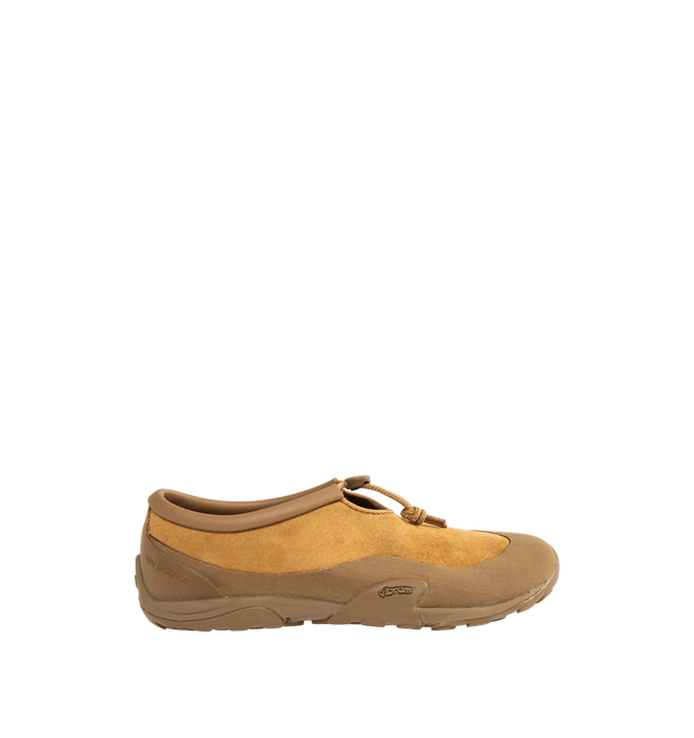 Image 1 of 5 - BROWN - NEW BALANCE MT10T Shoe featuring smooth cow leather upper with a pigskin nubuck outer surface, leather collar, Vibram outsole, rubber mudguard, rounded lugs for multi-directional traction and decorative toggle lace.