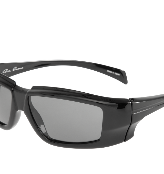 Image 3 of 3 - BLACK - RICK OWENS 55MM Mirrored Rectangular Sunglasses featuring mirrored lenses and sporty curved shaping. 100% UV protection. Made in Japan.