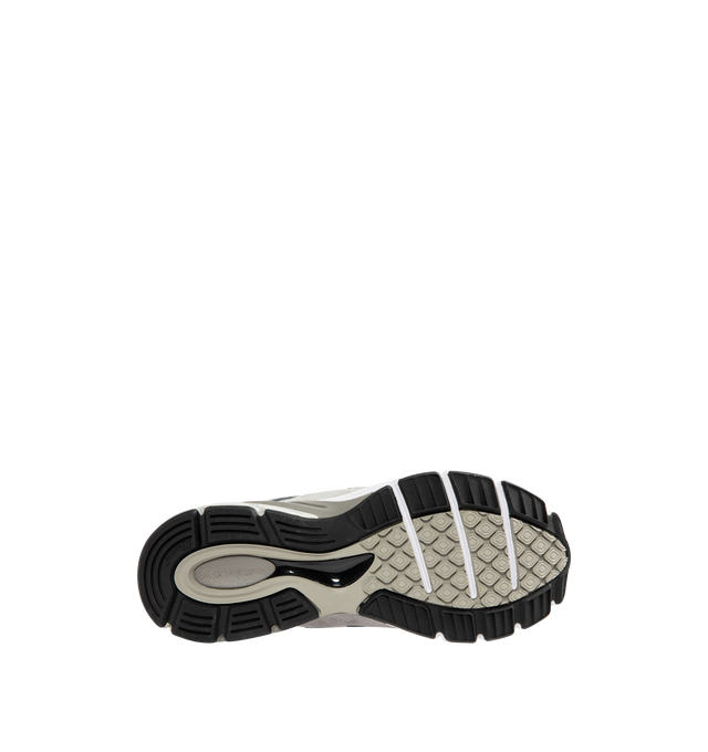 Image 4 of 5 - GREY - NEW BALANCE Made in USA 990v4 Sneaker featuring ENCAP midsole cushioning combines lightweight foam with a durable polyurethane rim, MADE in USA tongue label and lace up closure. Pig Suede/Mesh.