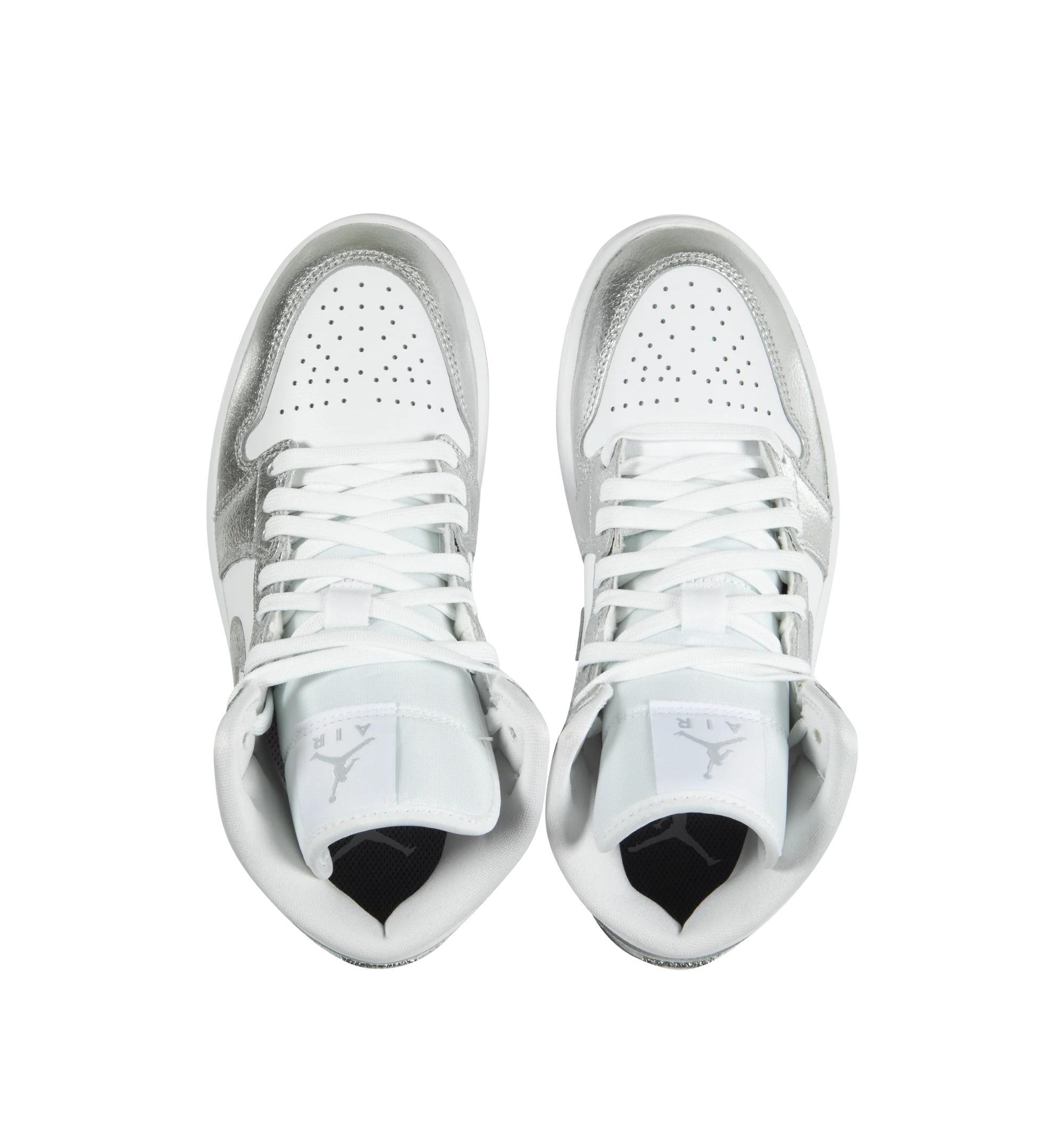 Image 5 of 5 - SILVER - AIR JORDAN 1 MID SE SNEAKERS made of premium full-grain leather with hits of texture at the tongue tag and the heel, real and synthetic leather in upper offers durability and structure, encapsulated Nike Air-Sole unit provides lightweight cushioning, rubber in outsole, featuring wings logo on collar, stitched-down Swoosh logo and Jumpman on tongue.