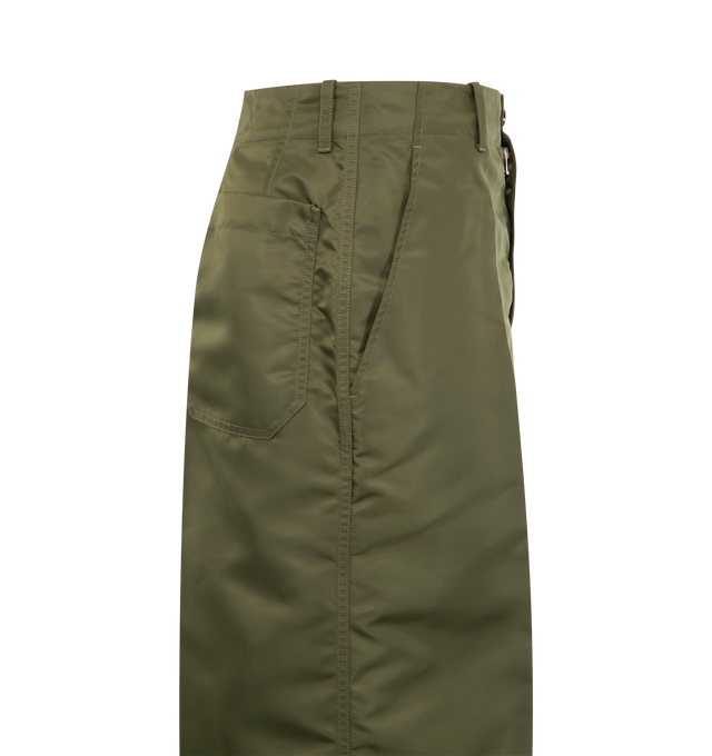 Image 3 of 3 - GREEN - BOTTEGA VENETA Shorts featuring belt loops at waist, two side pockets, one back patch pocket, button-fly and knee length. Made in Italy. 
