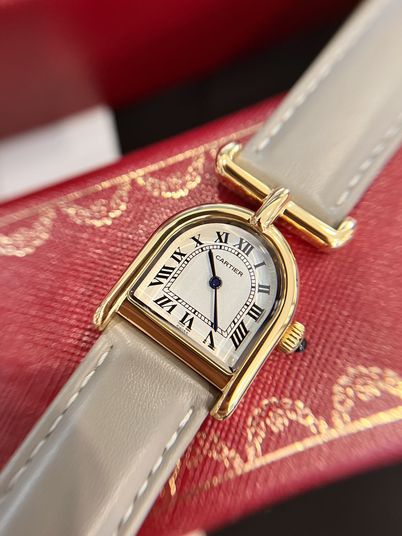 Cartier-Calandre-Wristwatch-Gray